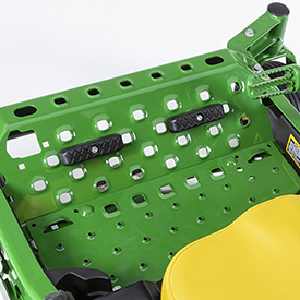 Foot pegs available as standard on R-spec Z900’s